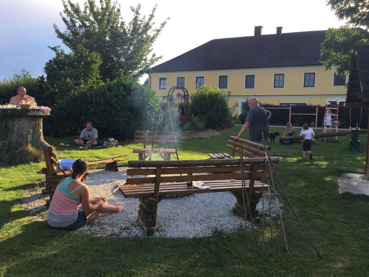 Familienbauernhof Strassbauer Villa Steinakirchen Am Forst Exterior foto
